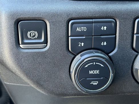 Used 2022 Chevrolet Silverado 1500 High Country w/ Technology Package image 28