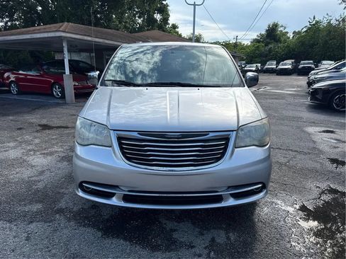 Used 2012 Chrysler Town & Country Touring-L w/ Entertainment Group #2 FWD image 2