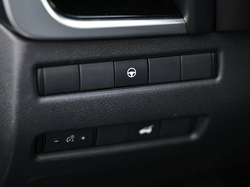 Used 2023 Nissan Rogue SL w/ SL Premium Package image 19