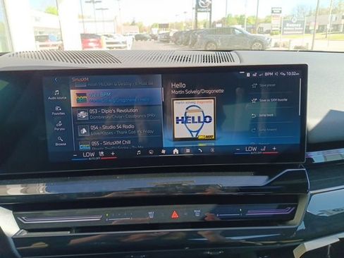 New 2025 BMW 530i xDrive w/ Premium Package image 35