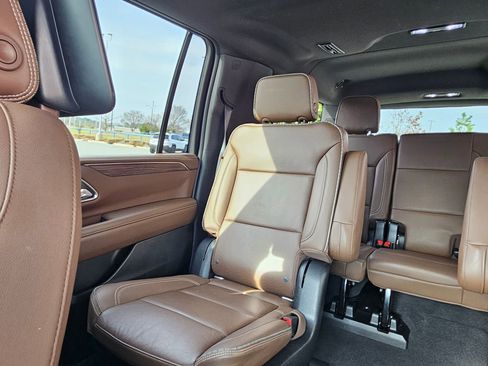 Used 2021 Chevrolet Suburban High Country image 24