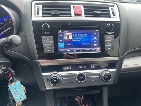 Used 2019 Subaru Outback 2.5i image 11