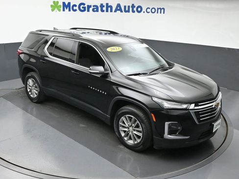 Used 2023 Chevrolet Traverse LT image 3