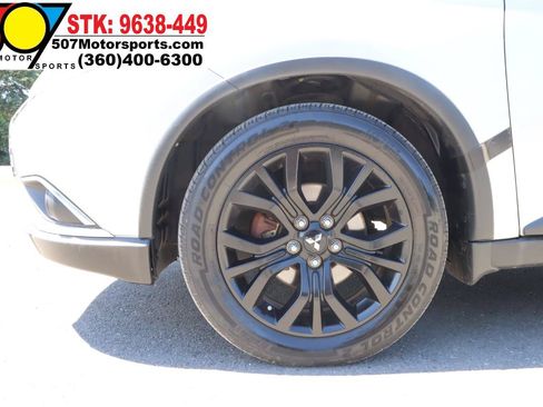 Used 2018 Mitsubishi Outlander LE AWD/4WD image 28