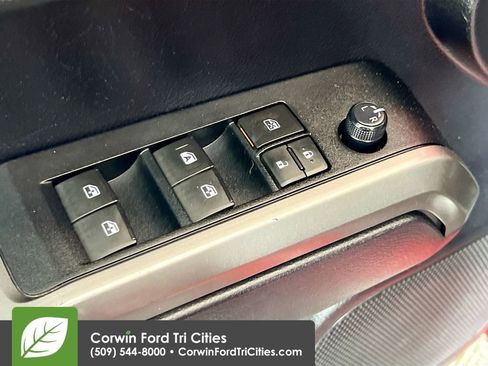 Used 2020 Toyota Tacoma SR5 image 12