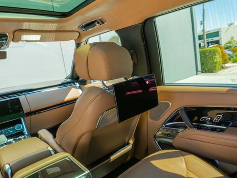 Used 2023 Land Rover Range Rover Autobiography image 67