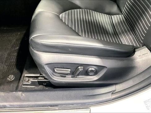 Used 2024 Toyota Camry SE image 19