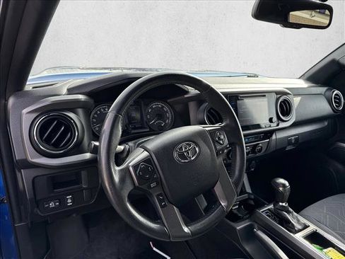 Used 2016 Toyota Tacoma TRD Off-Road w/ Premium & Technology Package image 28
