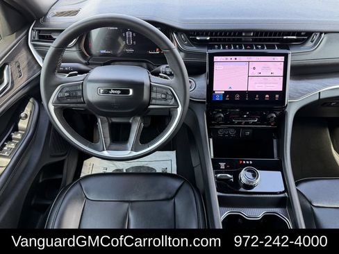 Used 2025 Jeep Grand Cherokee Limited w/ Trailer Tow Package AWD/4WD image 12