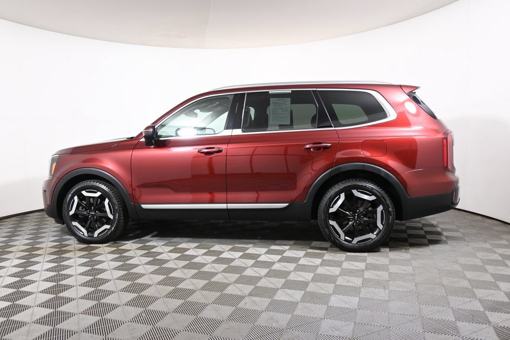 Used 2024 Kia Telluride S AWD/4WD image 2