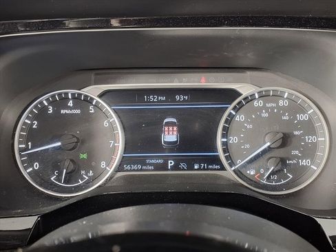 Used 2022 Nissan Pathfinder SV image 9