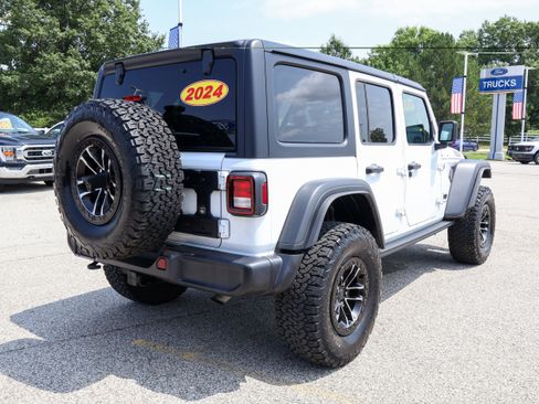 Used 2024 Jeep Wrangler Unlimited Sport AWD/4WD image 5
