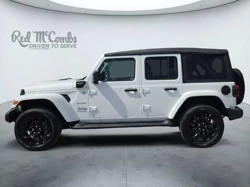 Used 2022 Jeep Wrangler Unlimited Sahara AWD/4WD image 2