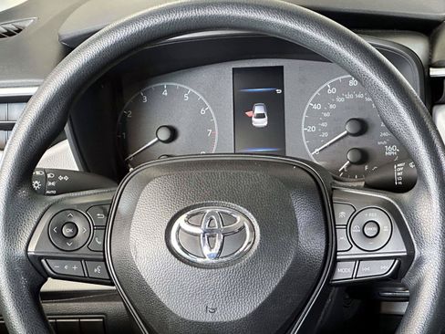 Used 2025 Toyota Corolla LE FWD image 17