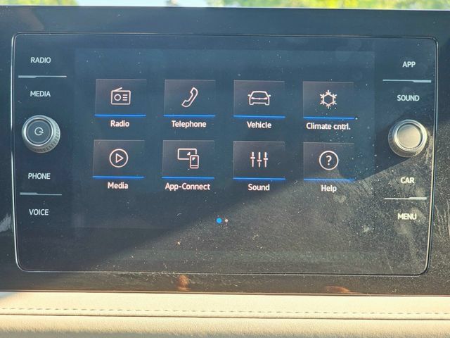 Used 2025 Volkswagen Taos SE FWD image 39