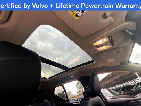 Certified 2025 Volvo XC40 B5 Core image 21