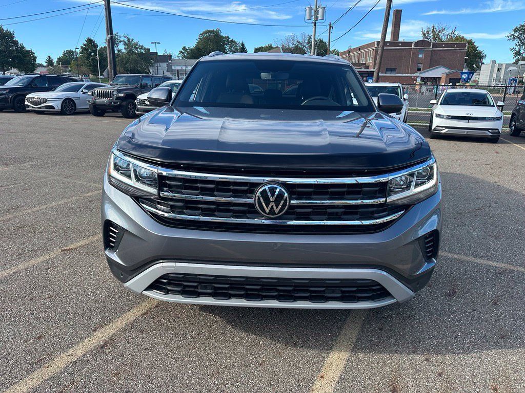 Certified 2023 Volkswagen Atlas Cross Sport SE FWD image 2