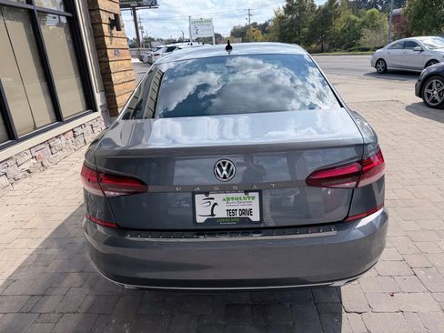 Used 2021 Volkswagen Passat 2.0T SE image 49