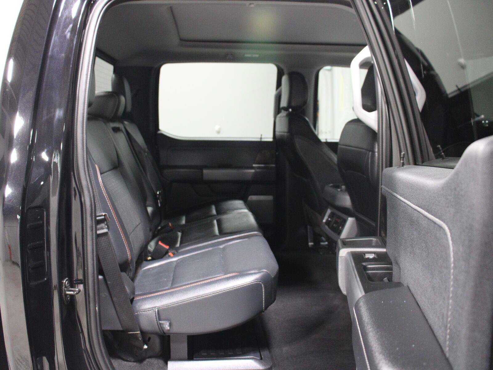 Used 2023 Ford F250 Lariat w/ Lariat Ultimate Package AWD/4WD image 9