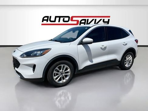 Used 2020 Ford Escape SE FWD image 3
