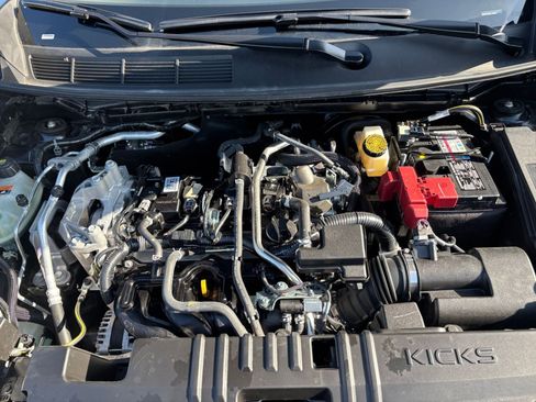 Used 2025 Nissan Kicks SV image 30