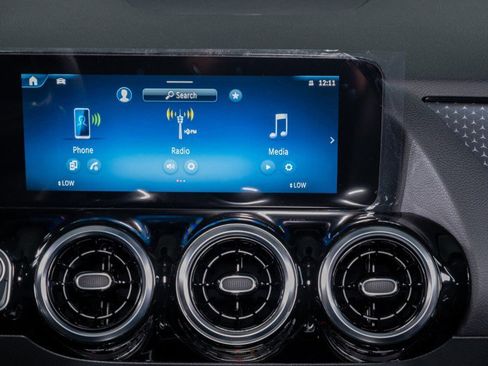 New 2025 Mercedes-Benz GLA 250 image 17