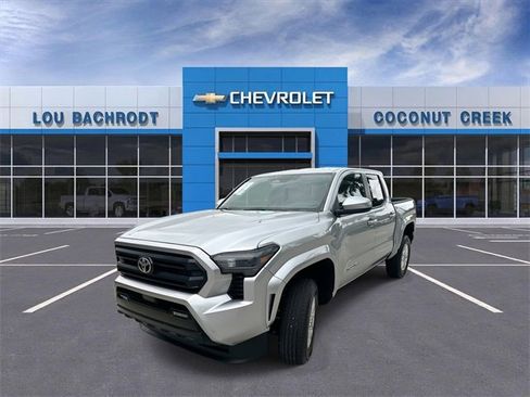 Used 2025 Toyota Tacoma SR5 image 4