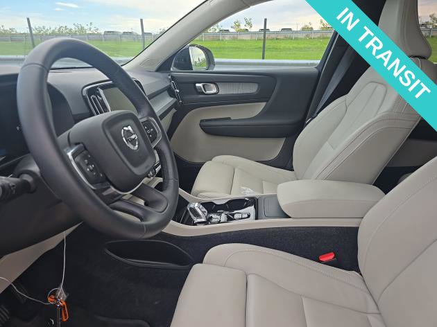 Used 2026 Volvo XC40 B5 Plus AWD/4WD image 3