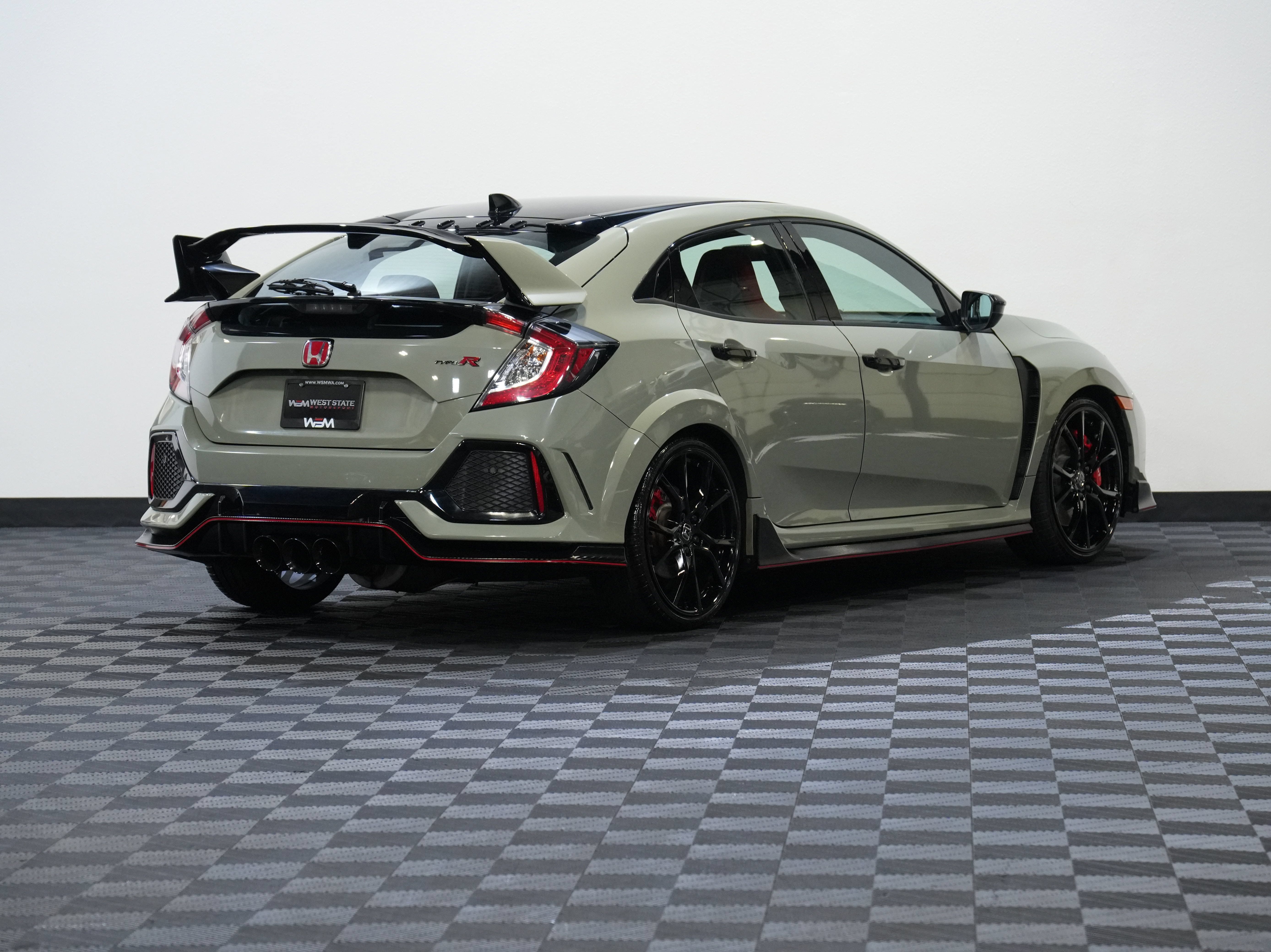 Used 2018 Honda Civic Type R image 6