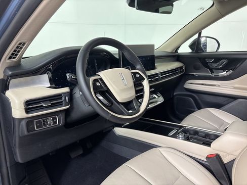 Used 2026 Lincoln Corsair Premiere image 15