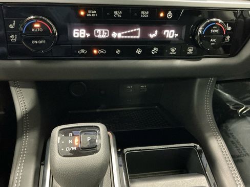 Used 2024 Nissan Pathfinder Platinum w/ Cargo Package image 9