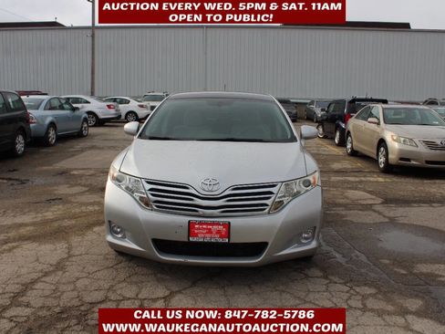 Used 2010 Toyota Venza image 2