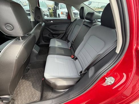 Used 2025 Volkswagen Jetta SE FWD image 14