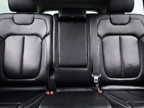 Used 2023 Jeep Grand Cherokee Limited image 16