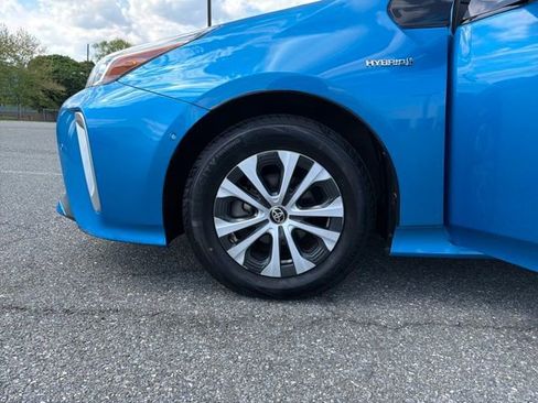 Used 2020 Toyota Prius LE AWD/4WD image 24