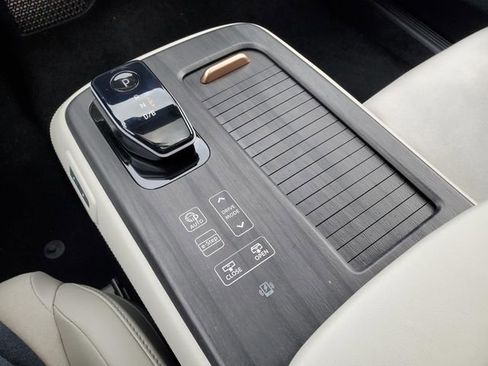 Certified 2023 Nissan Ariya FWD image 24