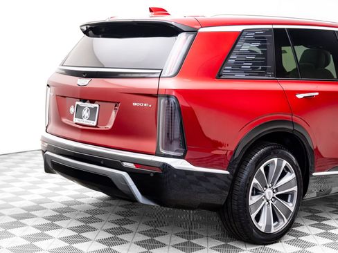 New 2026 Cadillac Vistiq Luxury w/ LPO, Floor Liner Package image 34