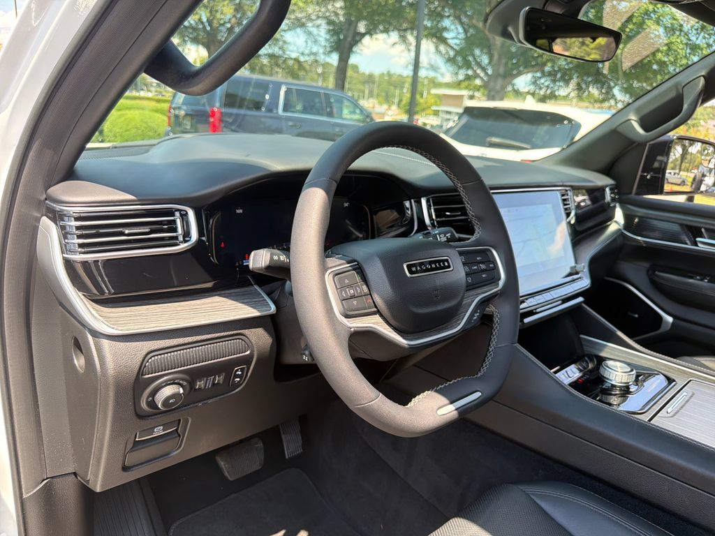 Used 2023 Jeep Wagoneer L Series III w/ Premium Group I RWD image 27