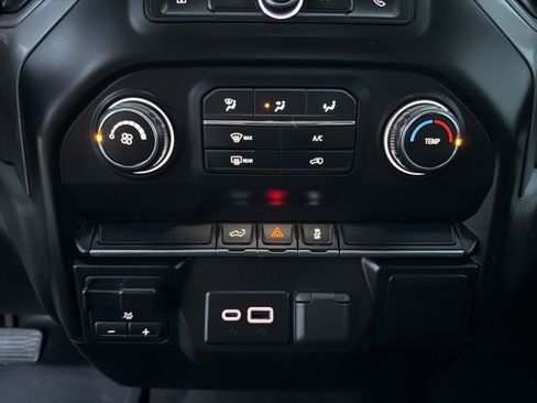 Used 2021 Chevrolet Silverado 1500 Custom image 34