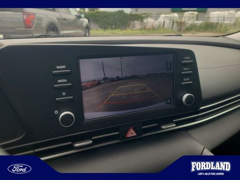 Used 2022 Hyundai Elantra SE FWD image 28