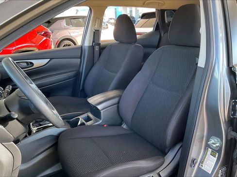 Used 2020 Nissan Rogue Sport S image 9