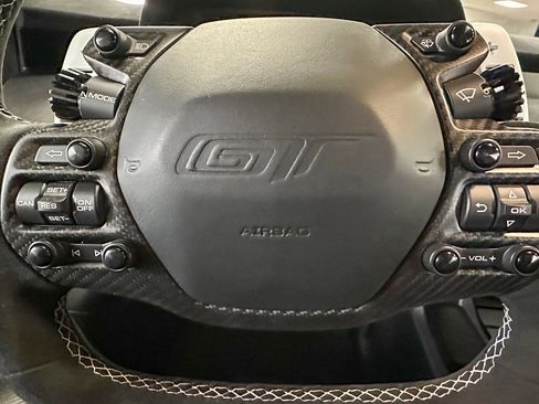Used 2020 Ford GT Carbon Series image 42