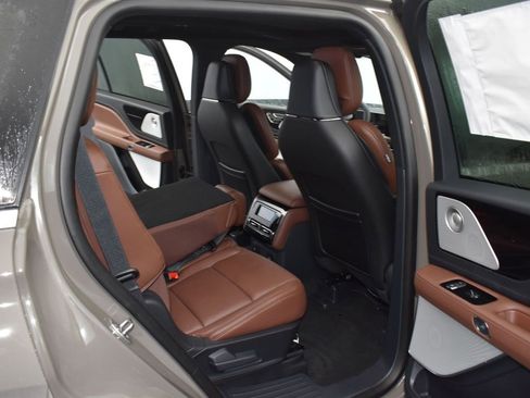 New 2025 Lincoln Aviator Reserve w/ Equipment Group 201A image 16