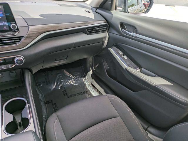Used 2023 Nissan Altima 2.5 SV FWD image 16