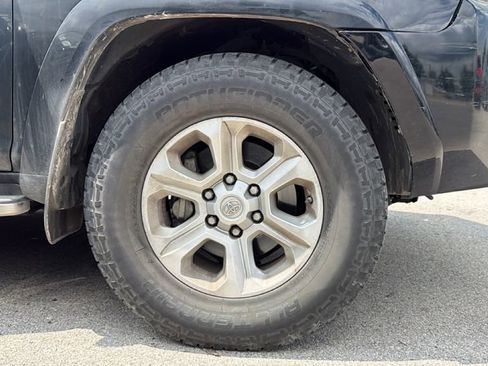 Used 2019 Toyota 4Runner SR5 Premium RWD image 9
