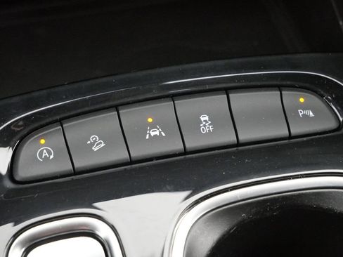 Used 2022 Buick Envision Essence w/ Sport Touring Package image 26