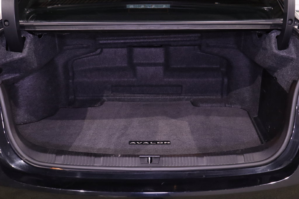 Used 2013 Toyota Avalon Limited FWD image 35