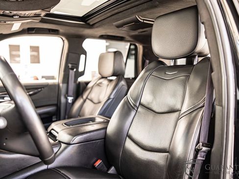 Used 2016 Cadillac Escalade Platinum AWD/4WD image 19