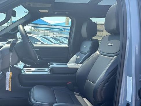 New 2026 Ford Expedition Platinum w/ Stealth Appearance Package AWD/4WD image 19