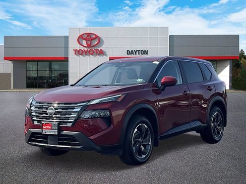 Used 2025 Nissan Rogue SV AWD/4WD image 2